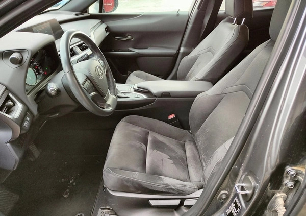 Lexus UX cena 129900 przebieg: 29702, rok produkcji 2020 z Dobrzyca małe 232